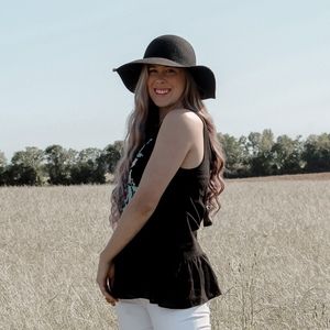 Meet your Posher, Anna